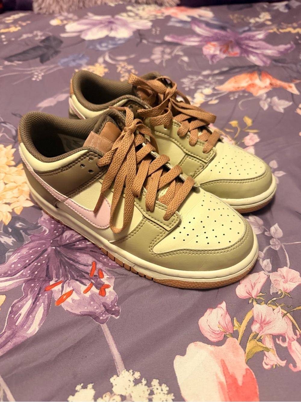 Nike Kids Sneakers Olive Green Pink Brown Accent